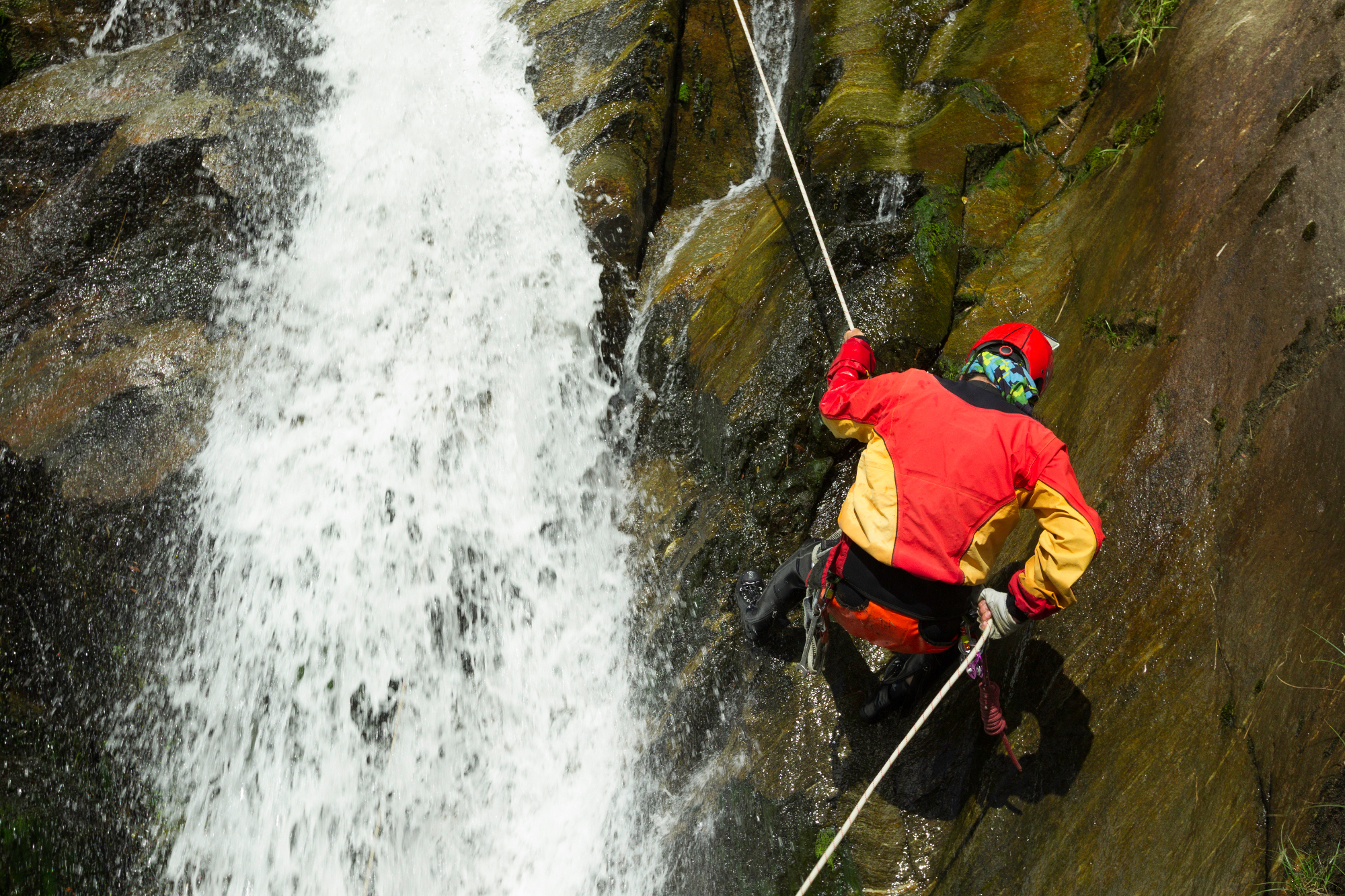 Poletje je idealno za kanjoning Bovec in nepozabno doživetje